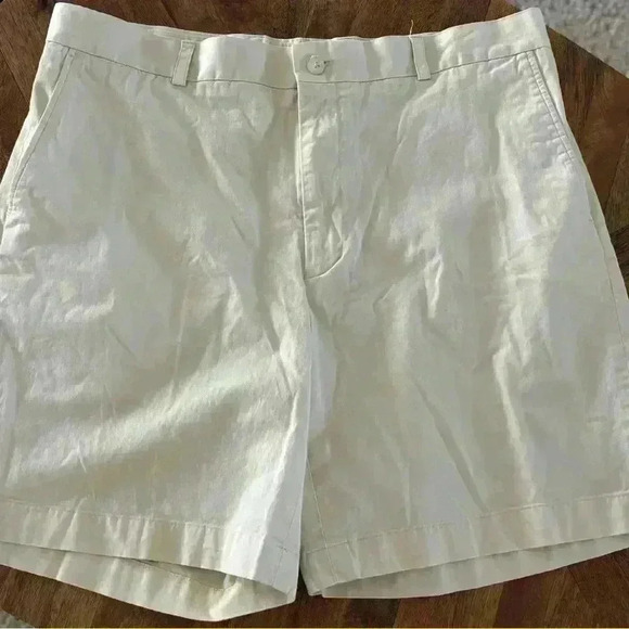 Southern Tide light yellow shorts - Picture 1 of 8